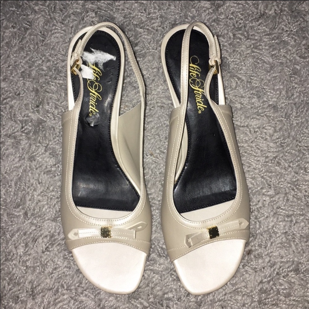 Life stride short tan heels